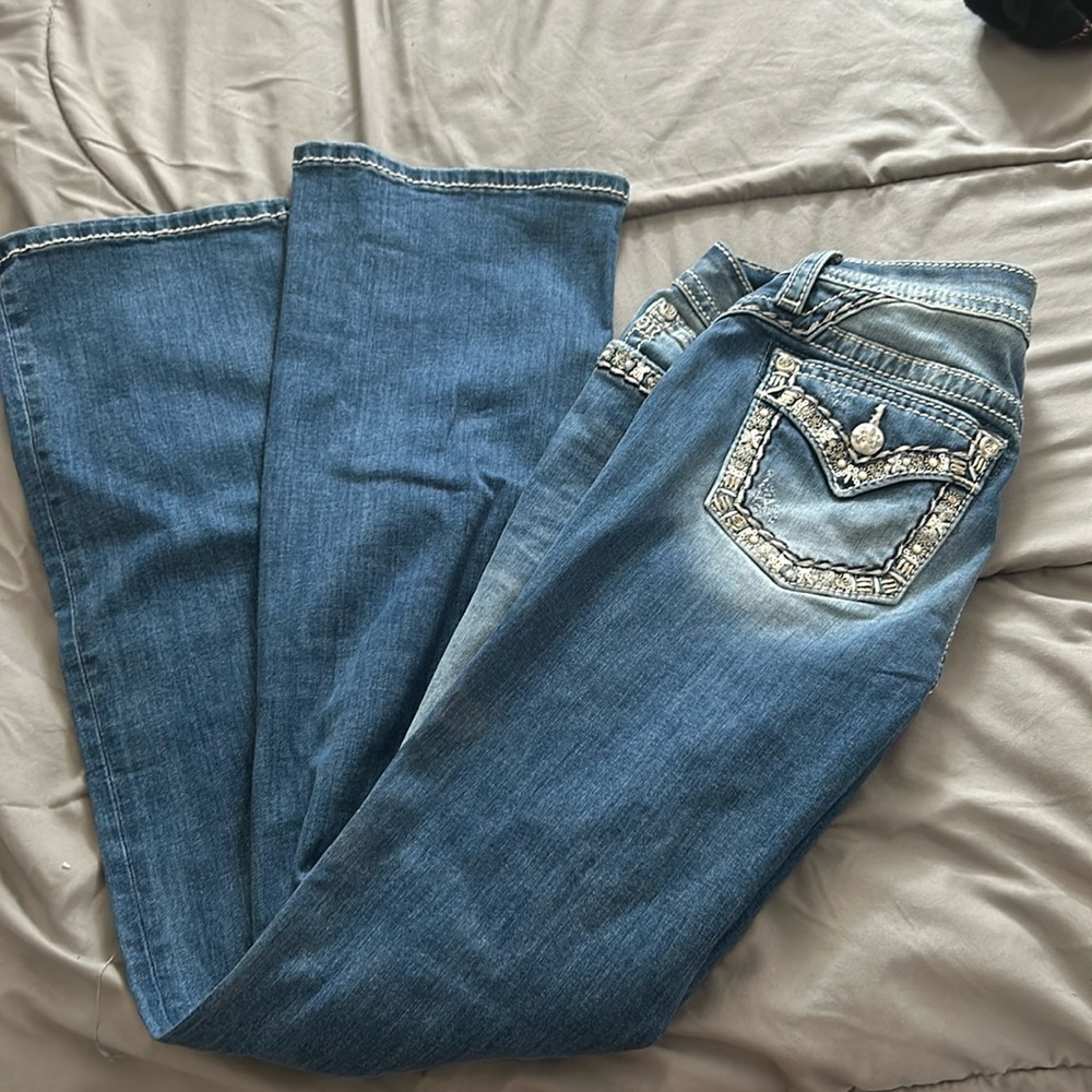 miss me size 27 bootcut jeans basically brand new only worn once inseam 34’’